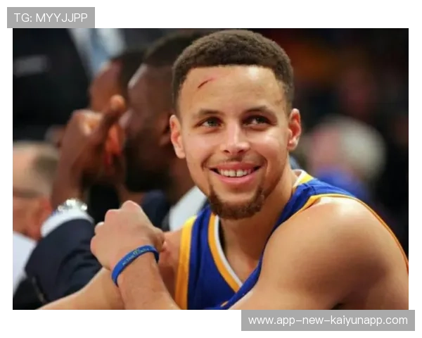 库里社媒晒出父亲年轻时训练照,激励人心 库里社媒晒出父亲年轻时训练照,激励人心