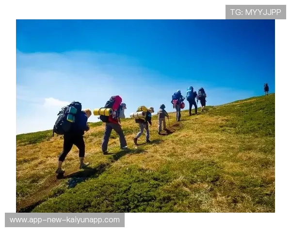 世界登山青年文艺活动：户外文化融合体育教育引发好评，户外登山活动文章